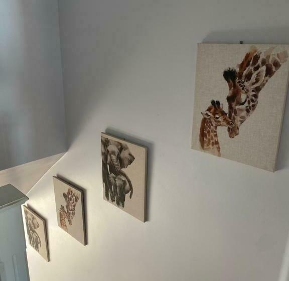 Coventry City Centre Townhouse With Private Parking