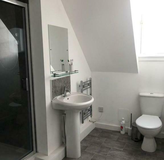 Courtyard And Forth Apartments