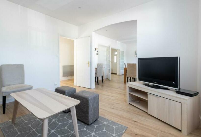 Maison Avec Véranda Lumineuse   300m De La Plage