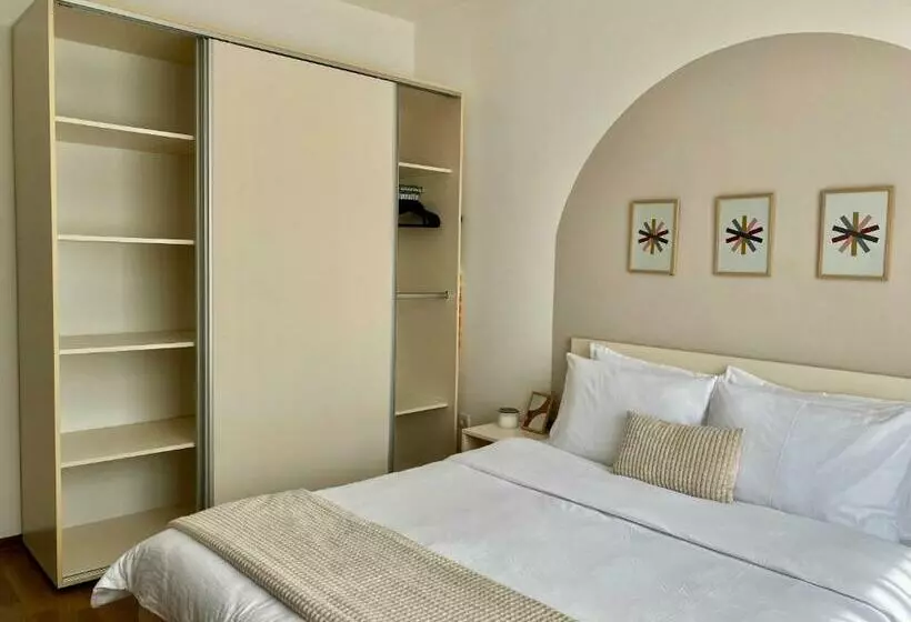Wanderlust Home Cream, Rasnov Apt For 4, Wifi And Free Parking