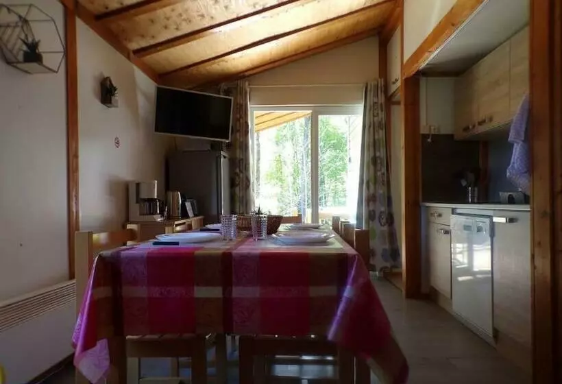 Chalet En Bordure De Forêt