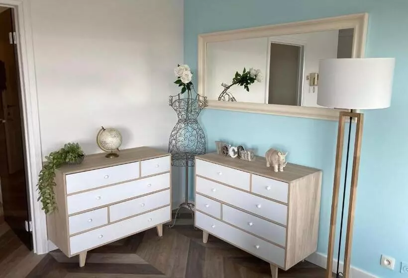 Cozy Panorama Flat By The Beach