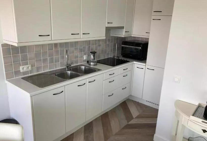 Cozy Panorama Flat By The Beach