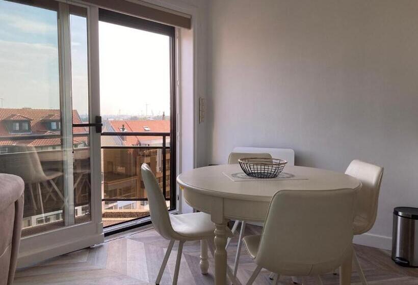 Cozy Panorama Flat By The Beach