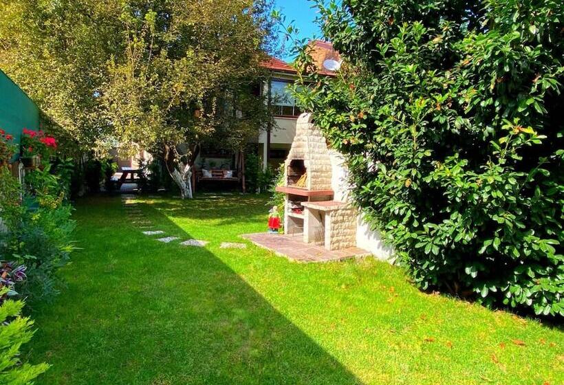 Cozy Villa With Backyard And Fireplace In Sapanca