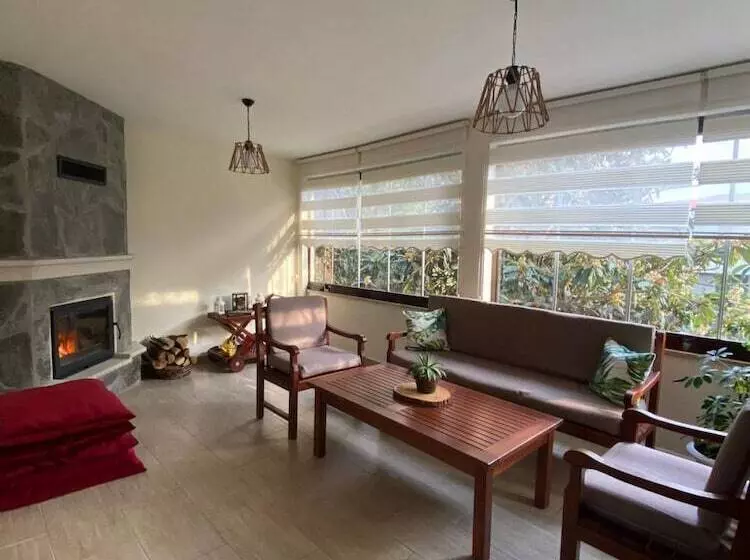 Cozy Villa With Backyard And Fireplace In Sapanca