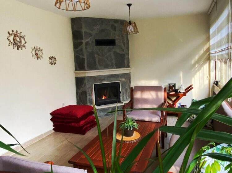Cozy Villa With Backyard And Fireplace In Sapanca