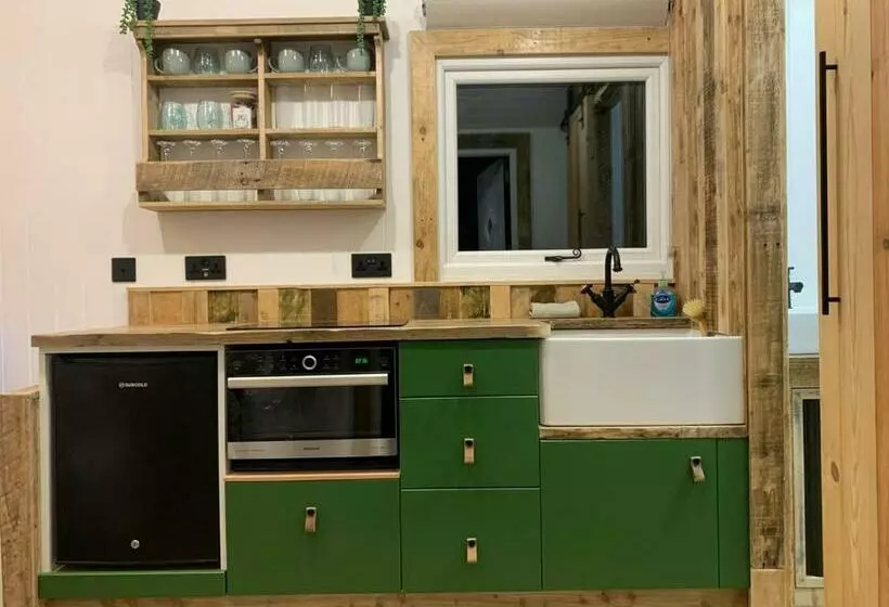 Rusty   Shepherds Hut Sleeps Up To 4