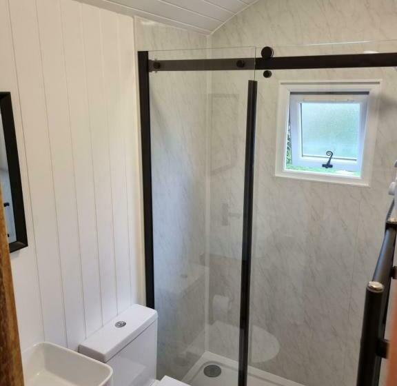 Rusty Shepherds Hut Sleeps Up To 4