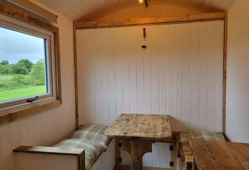 Rusty   Shepherds Hut Sleeps Up To 4