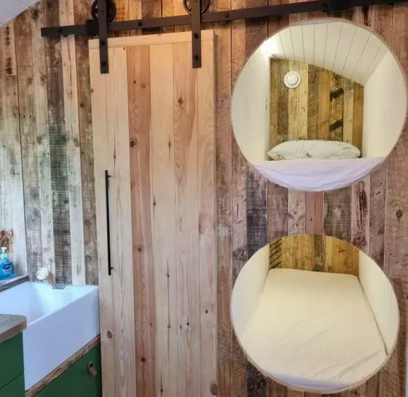 Rusty   Shepherds Hut Sleeps Up To 4