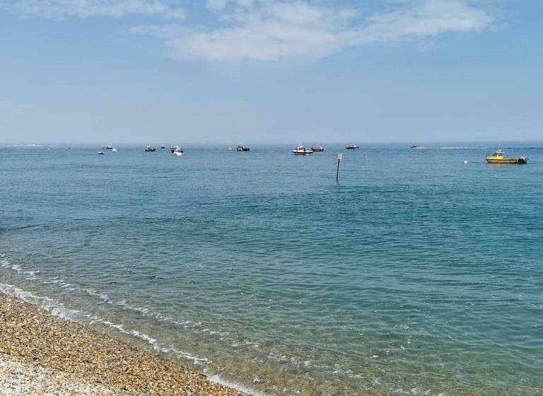Rusty Shepherds Hut Sleeps Up To 4