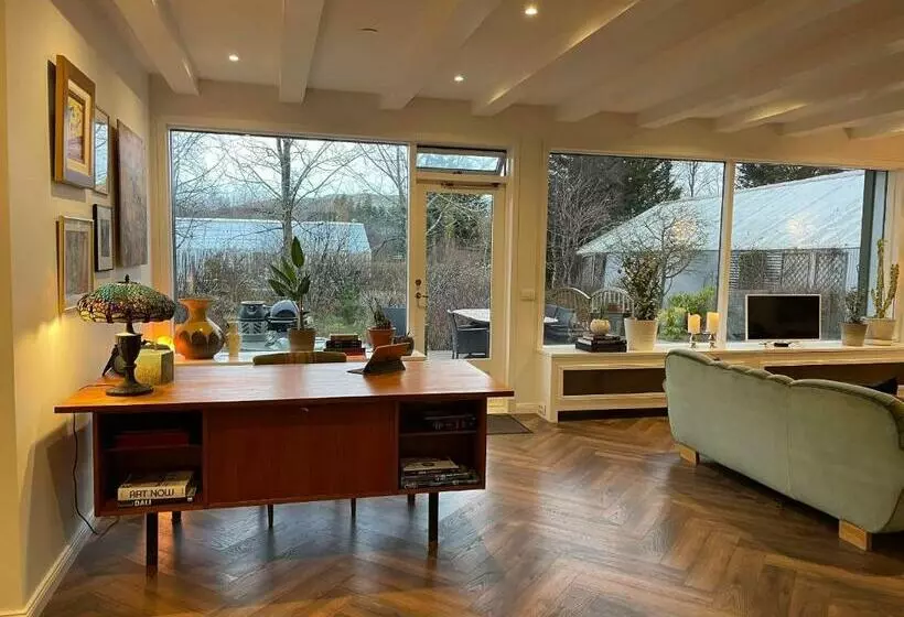 Enchanting Country Home With Backyard Hotspring