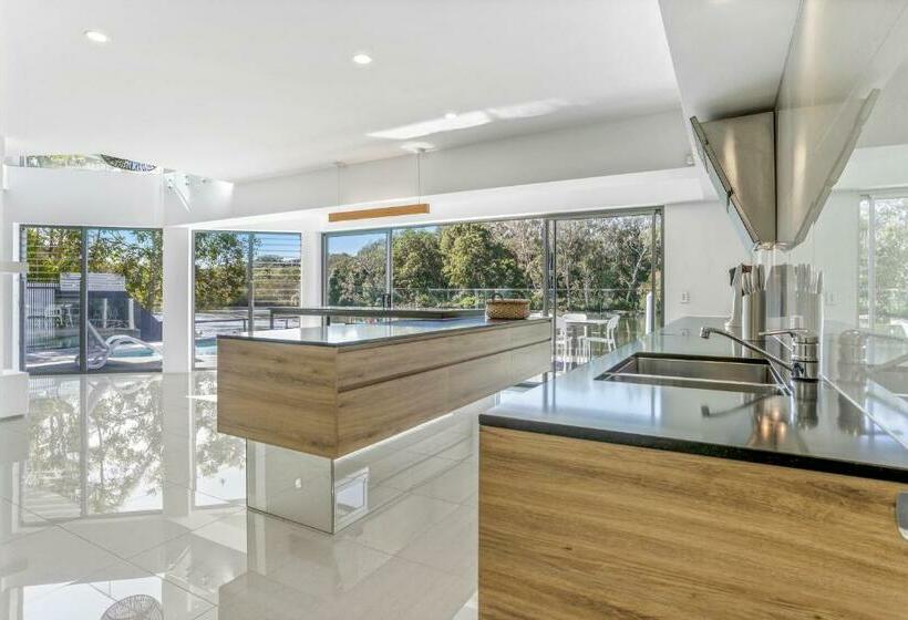 Sophisticated Waterfront Living, Noosaville