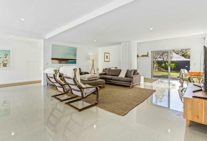 Sophisticated Waterfront Living, Noosaville