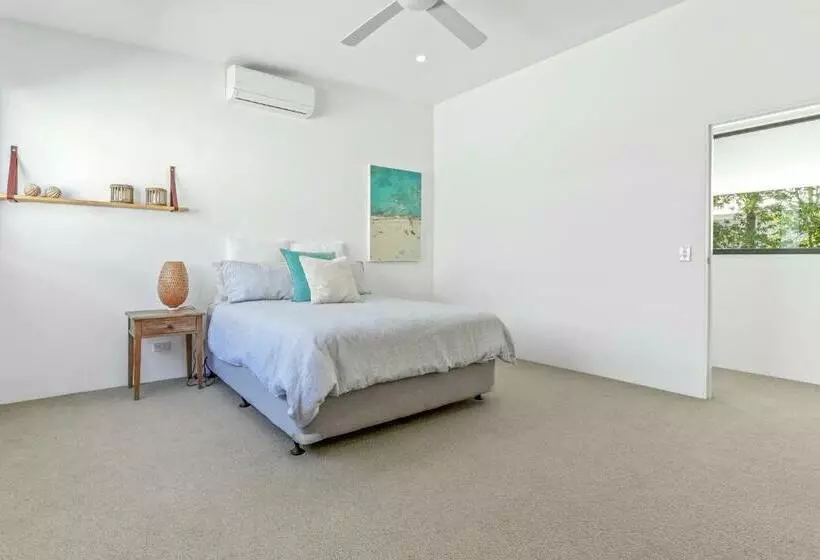 Sophisticated Waterfront Living, Noosaville