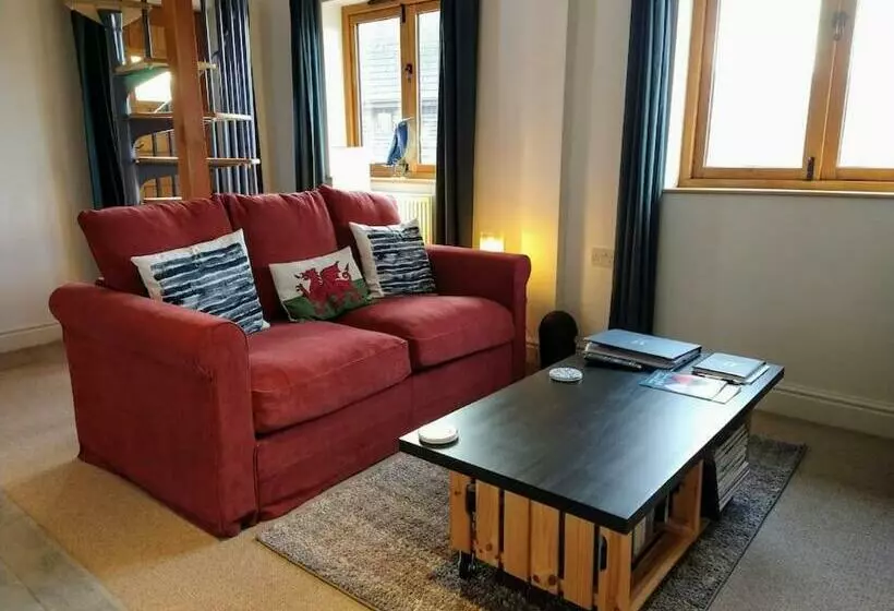 The Studio, Upper House Farm, Crickhowell