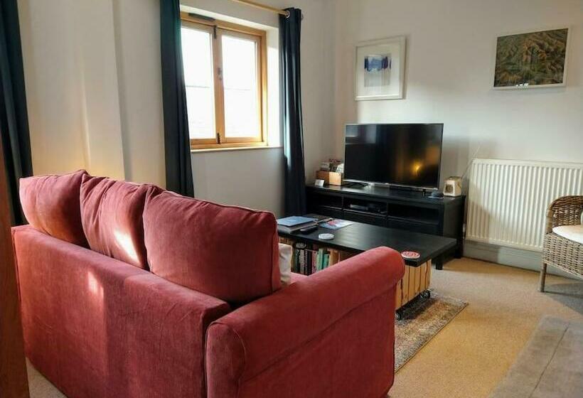 The Studio, Upper House Farm, Crickhowell