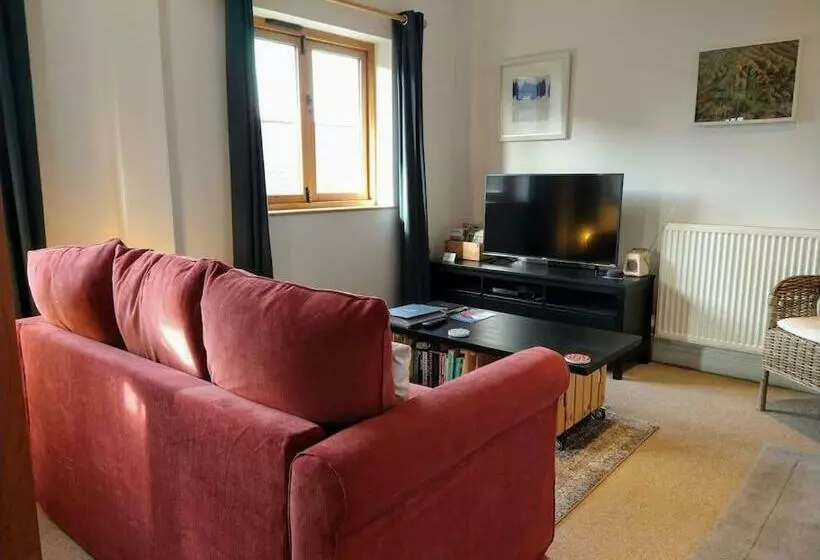 The Studio, Upper House Farm, Crickhowell