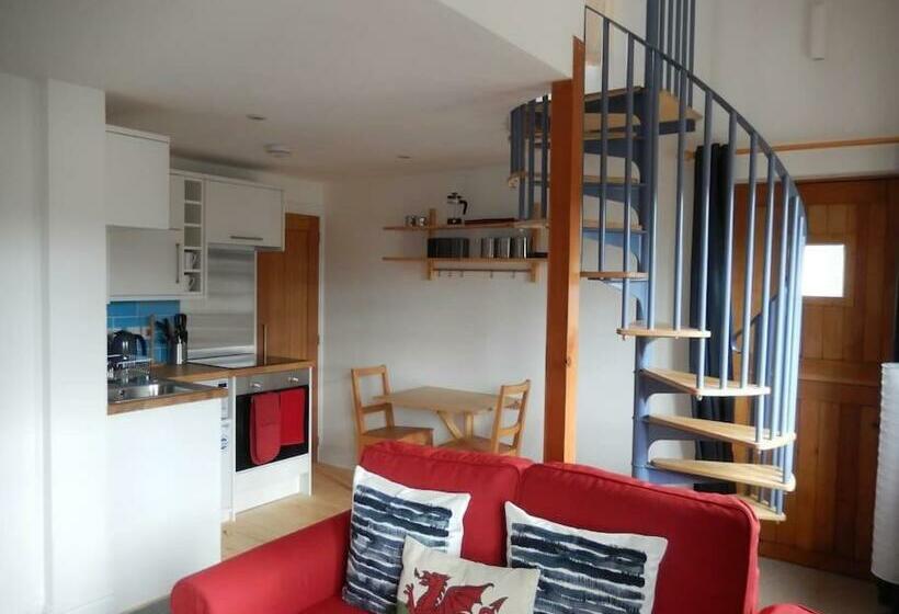 The Studio, Upper House Farm, Crickhowell