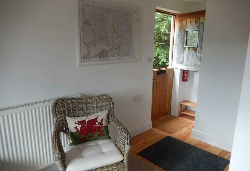 The Studio, Upper House Farm, Crickhowell