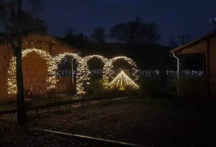 The Malvern Hills Courtyard Cabins