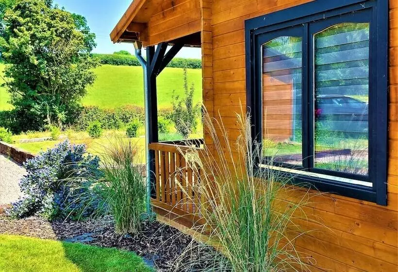 The Malvern Hills Courtyard Cabins