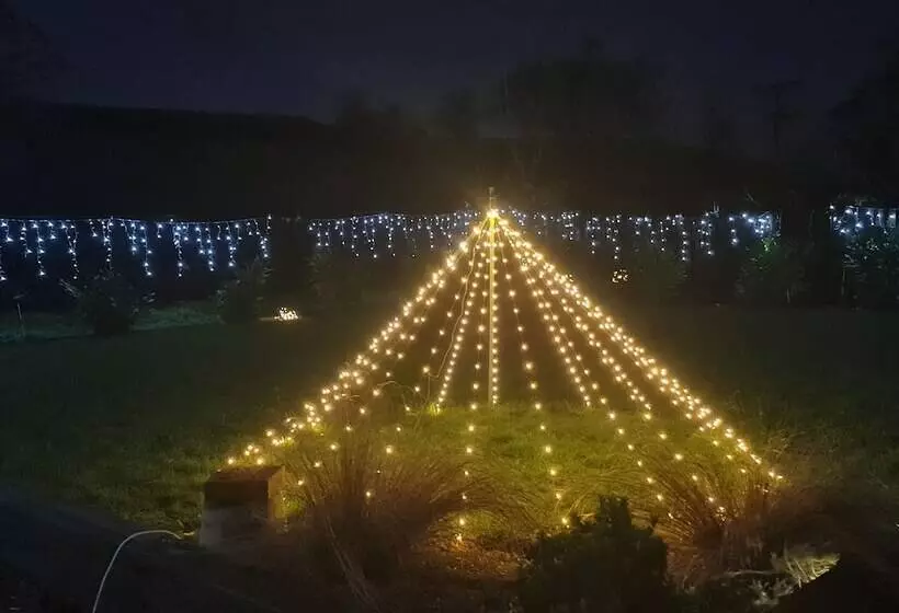 The Malvern Hills Courtyard Cabins