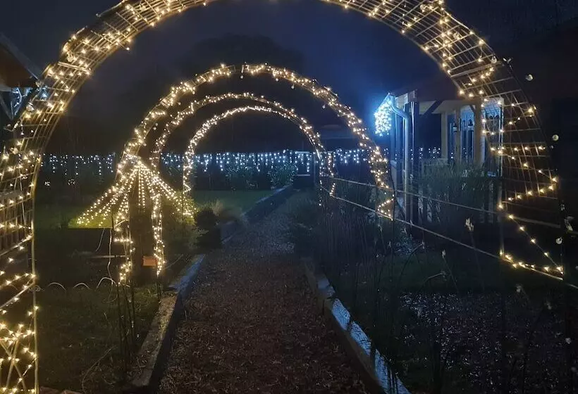 The Malvern Hills Courtyard Cabins