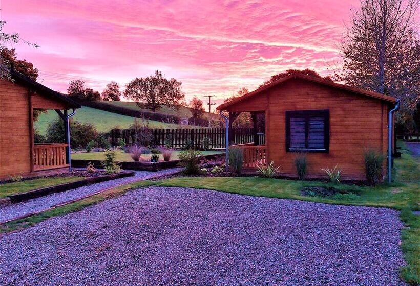 The Malvern Hills Courtyard Cabins