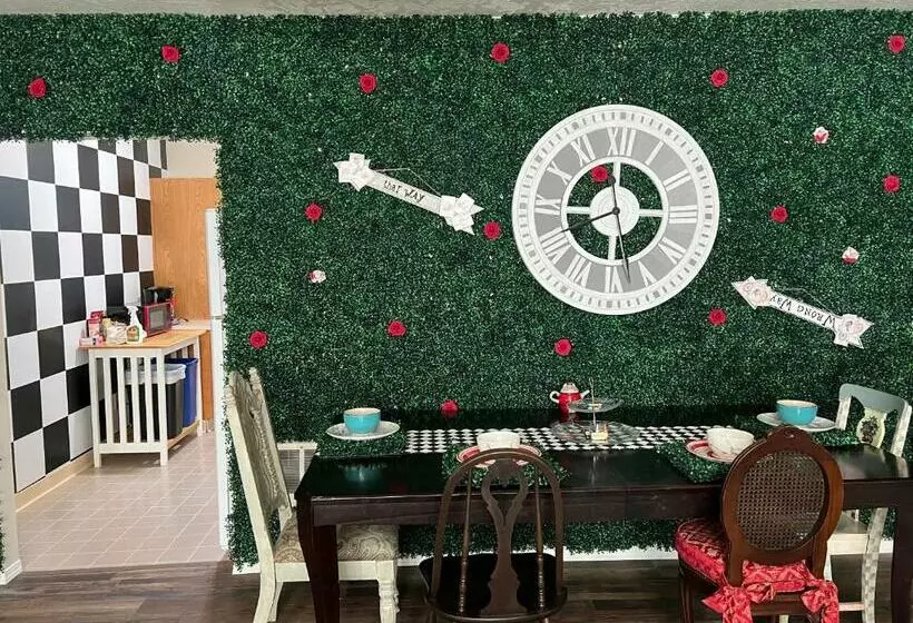 Alice  The Wonderland Experience