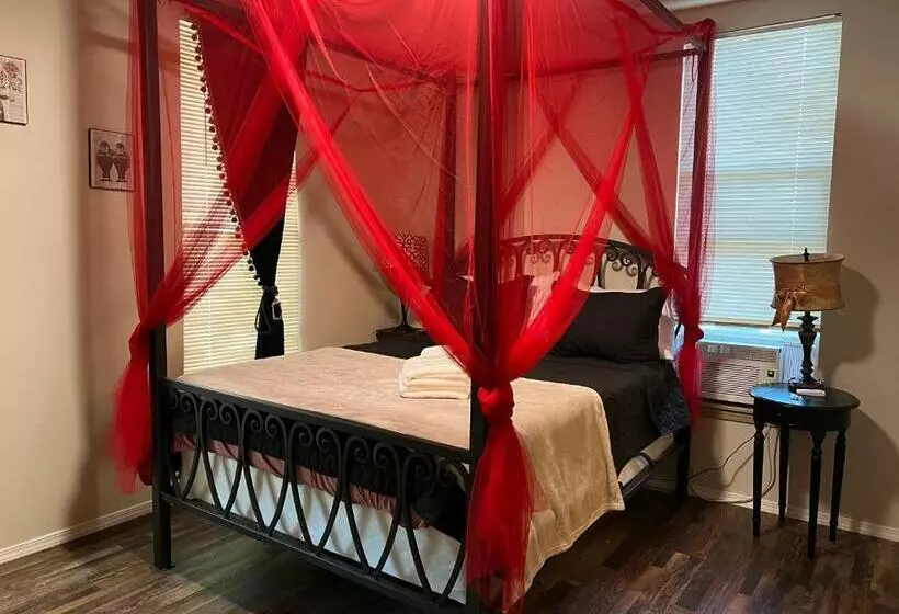 Alice  The Wonderland Experience