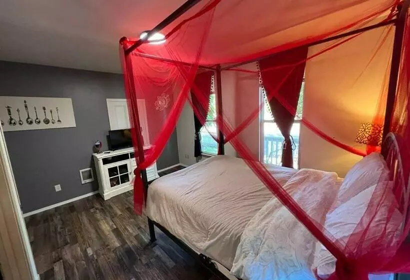 Alice  The Wonderland Experience