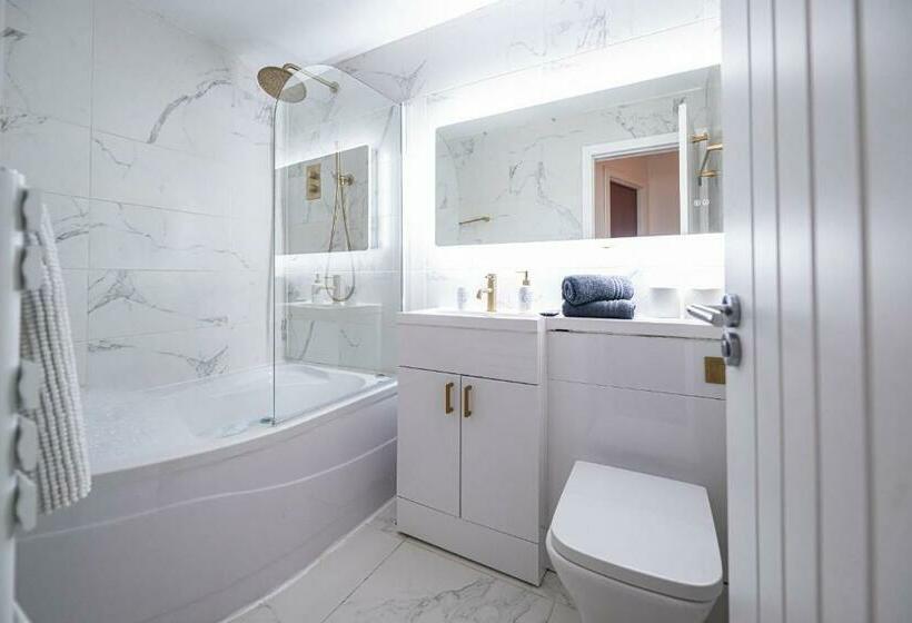 Manhattan Luxury Suites