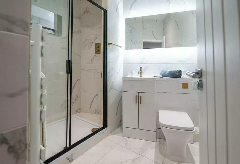 Manhattan Luxury Suites