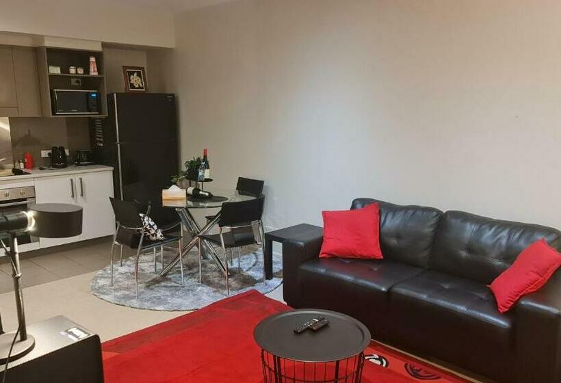 Qure Restaurant And Apartments Canberra Bruce