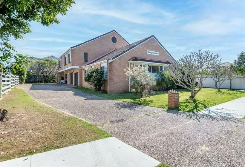 Sawtell Beachfront Villa   2 Mins To Everything!