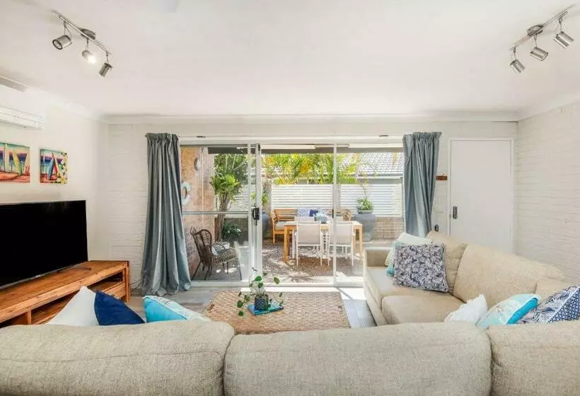 Sawtell Beachfront Villa   2 Mins To Everything!