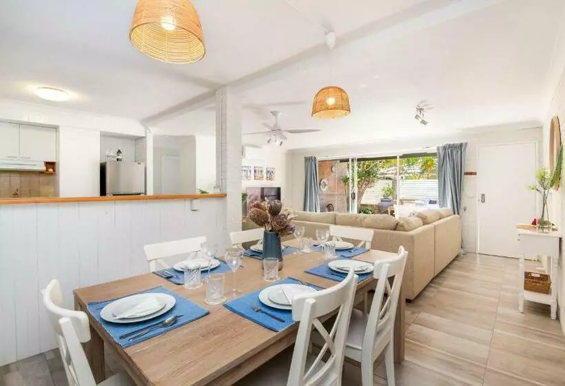 Sawtell Beachfront Villa   2 Mins To Everything!