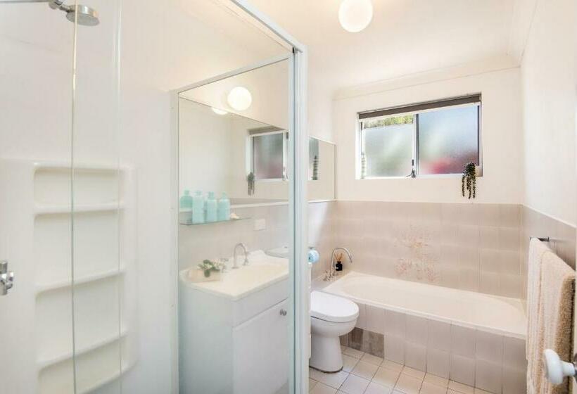 Sawtell Beachfront Villa 2 Mins To Everything!