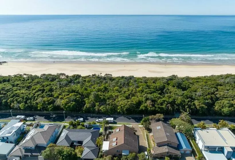 Sawtell Beachfront Villa   2 Mins To Everything!