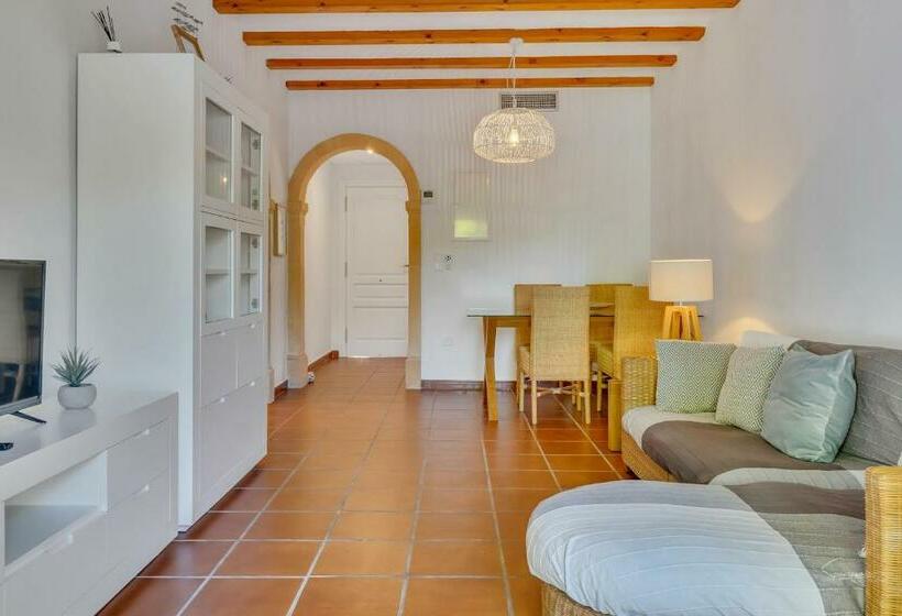 Villa Blanca Situated In A Luxurious Spa Resort