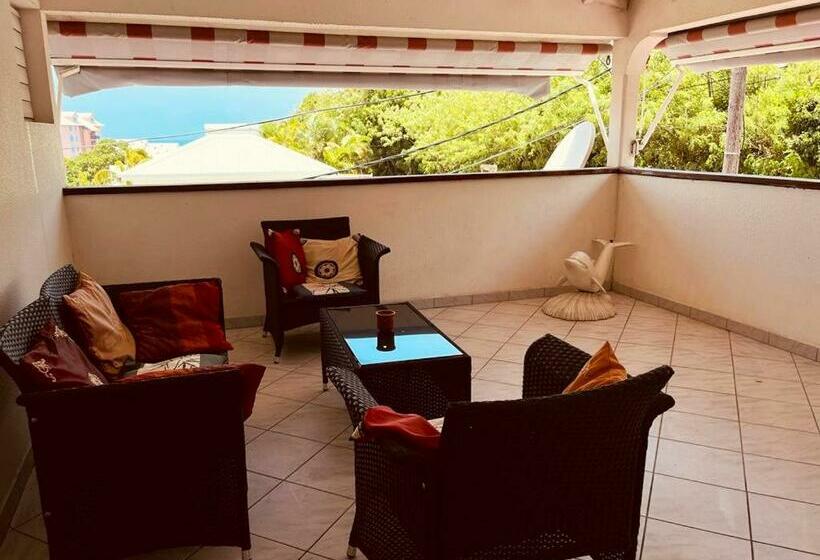 Villa En Bord De Mer A Le Gosier Avec Vue Magnifique