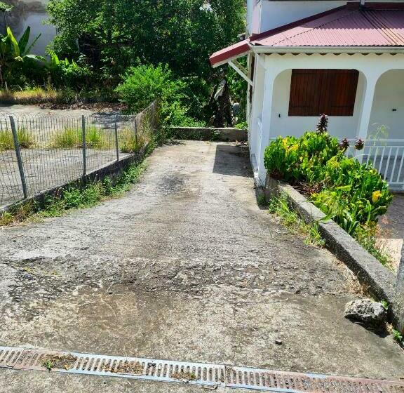 Villa En Bord De Mer A Le Gosier Avec Vue Magnifique