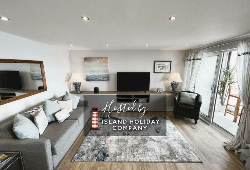 The Island Holiday Company 25 Breakwaters Pet Friendly