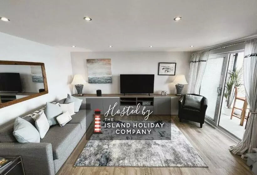 The Island Holiday Company 25 Breakwaters   Pet Friendly