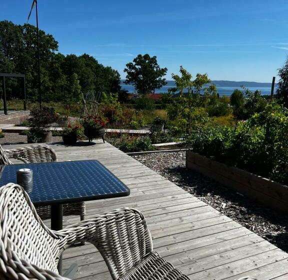 Fantastisk Vätterutsikt Mellan Habo Och Bankeryd