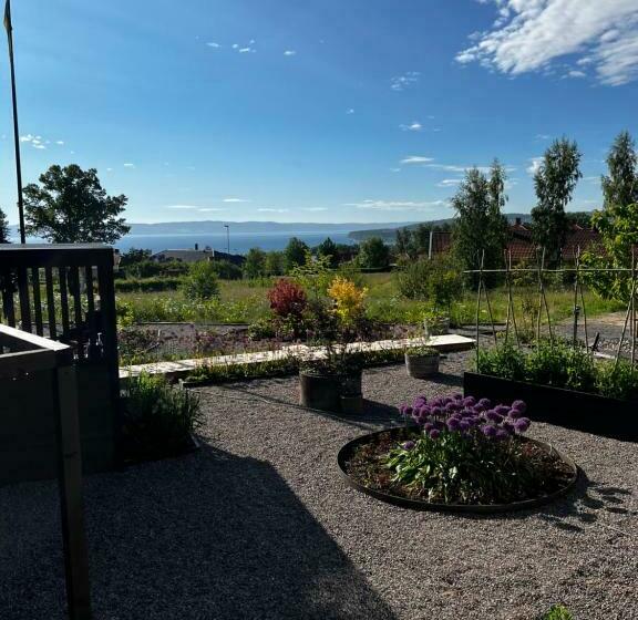 Fantastisk Vätterutsikt Mellan Habo Och Bankeryd