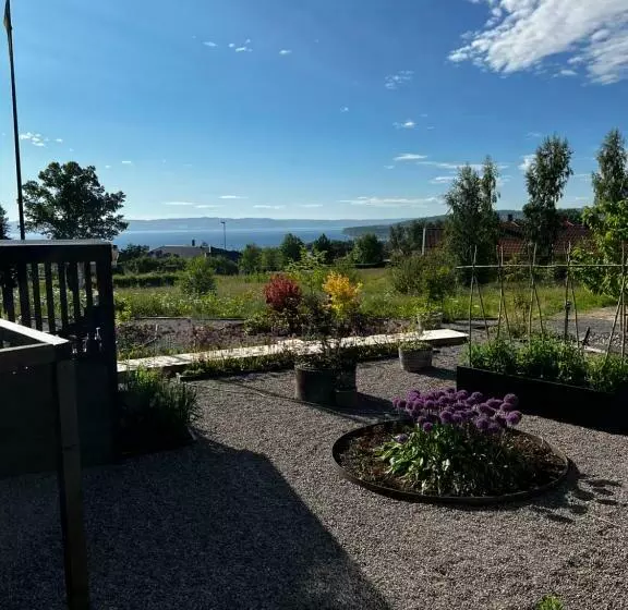 Fantastisk Vätterutsikt Mellan Habo Och Bankeryd