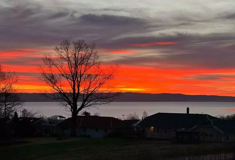 Fantastisk Vätterutsikt Mellan Habo Och Bankeryd
